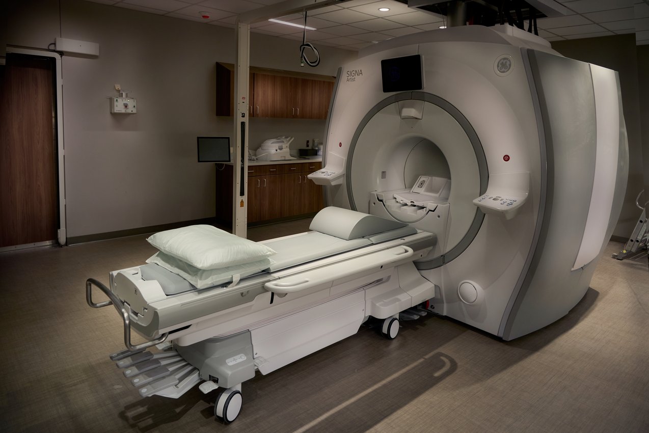 11-UMC Cancer Center_0211