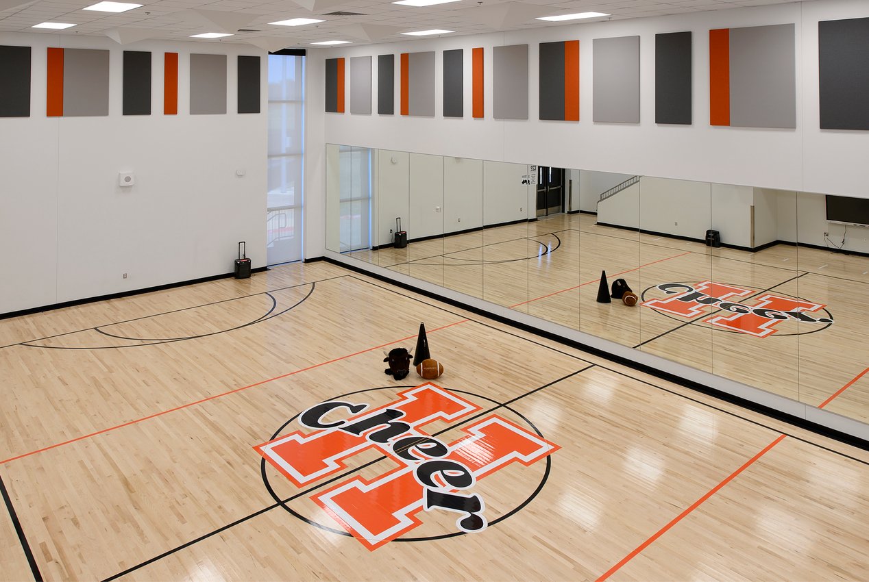 14-Birdville Haltom HS Cheer 4