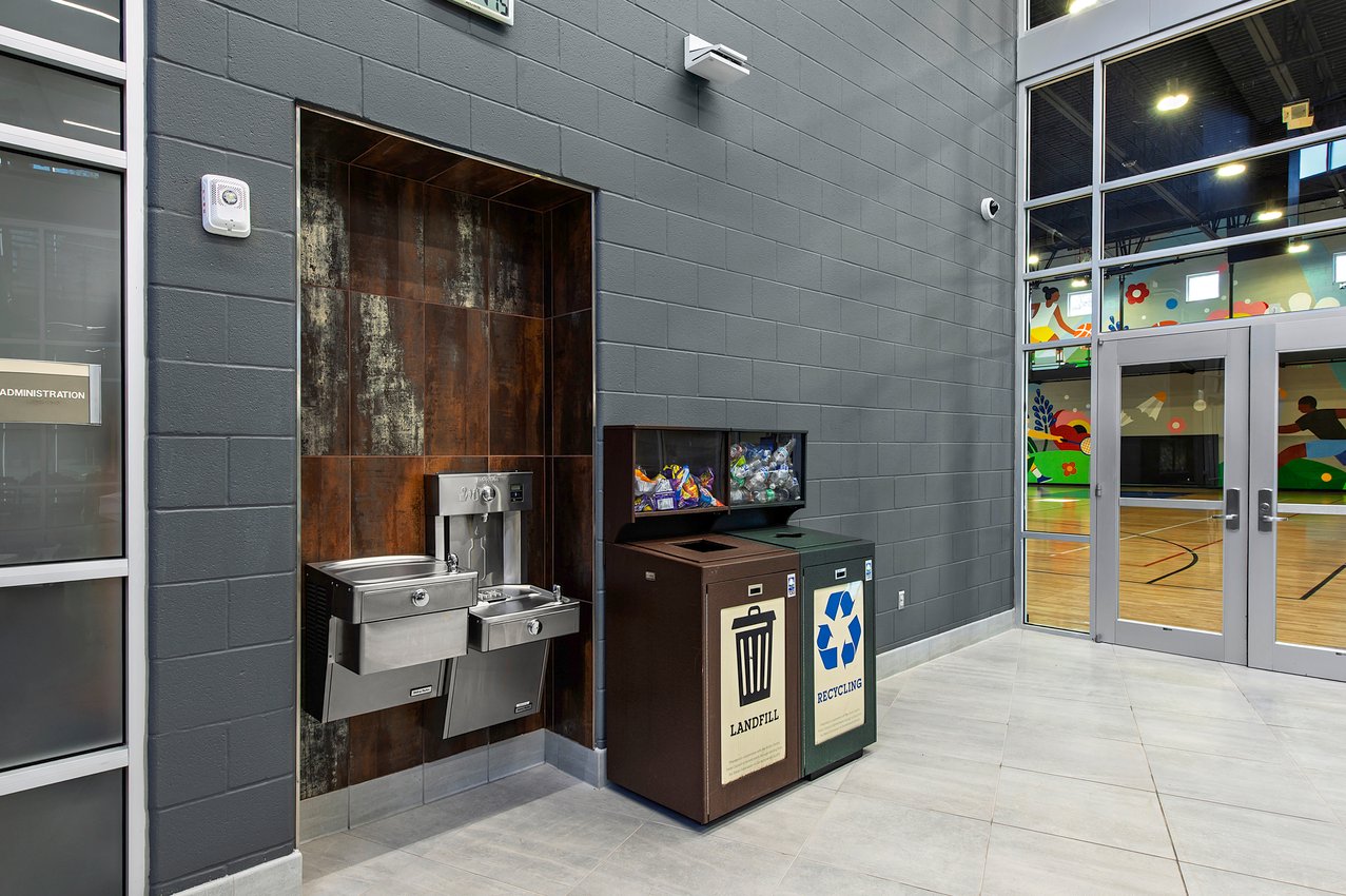 19-GameRoomWaterFountain