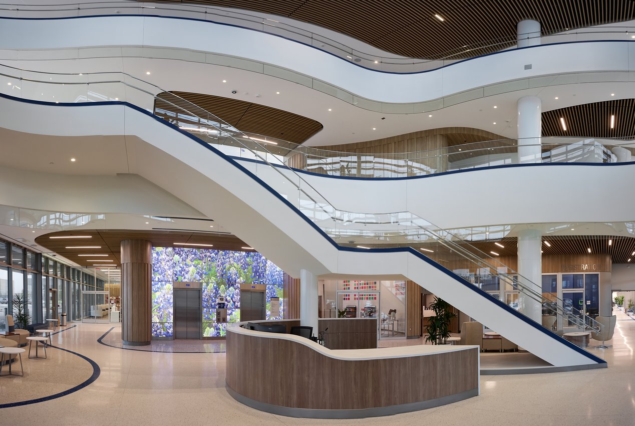2-UMC Cancer Center_0172_Pan