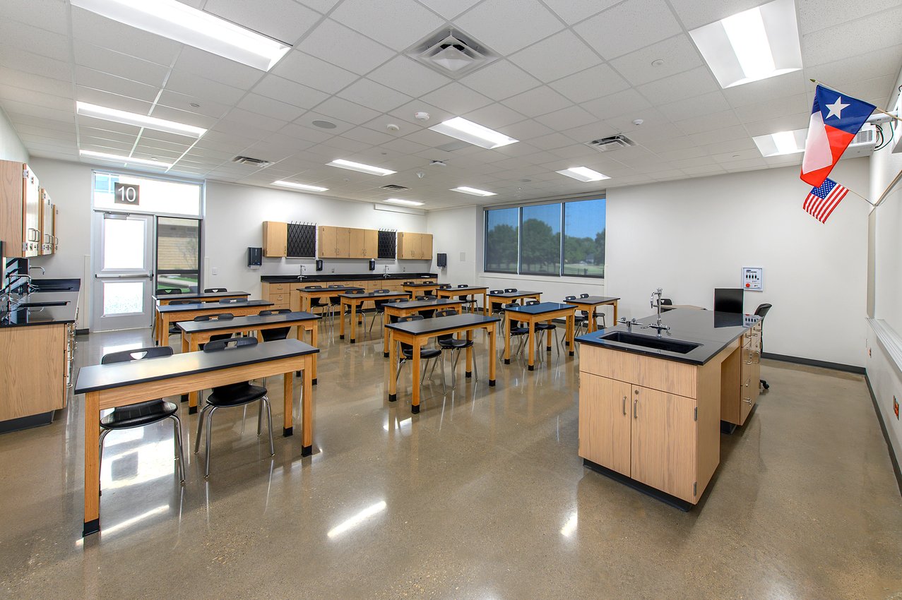 21-AISD Rodriguez Jr. High_science5