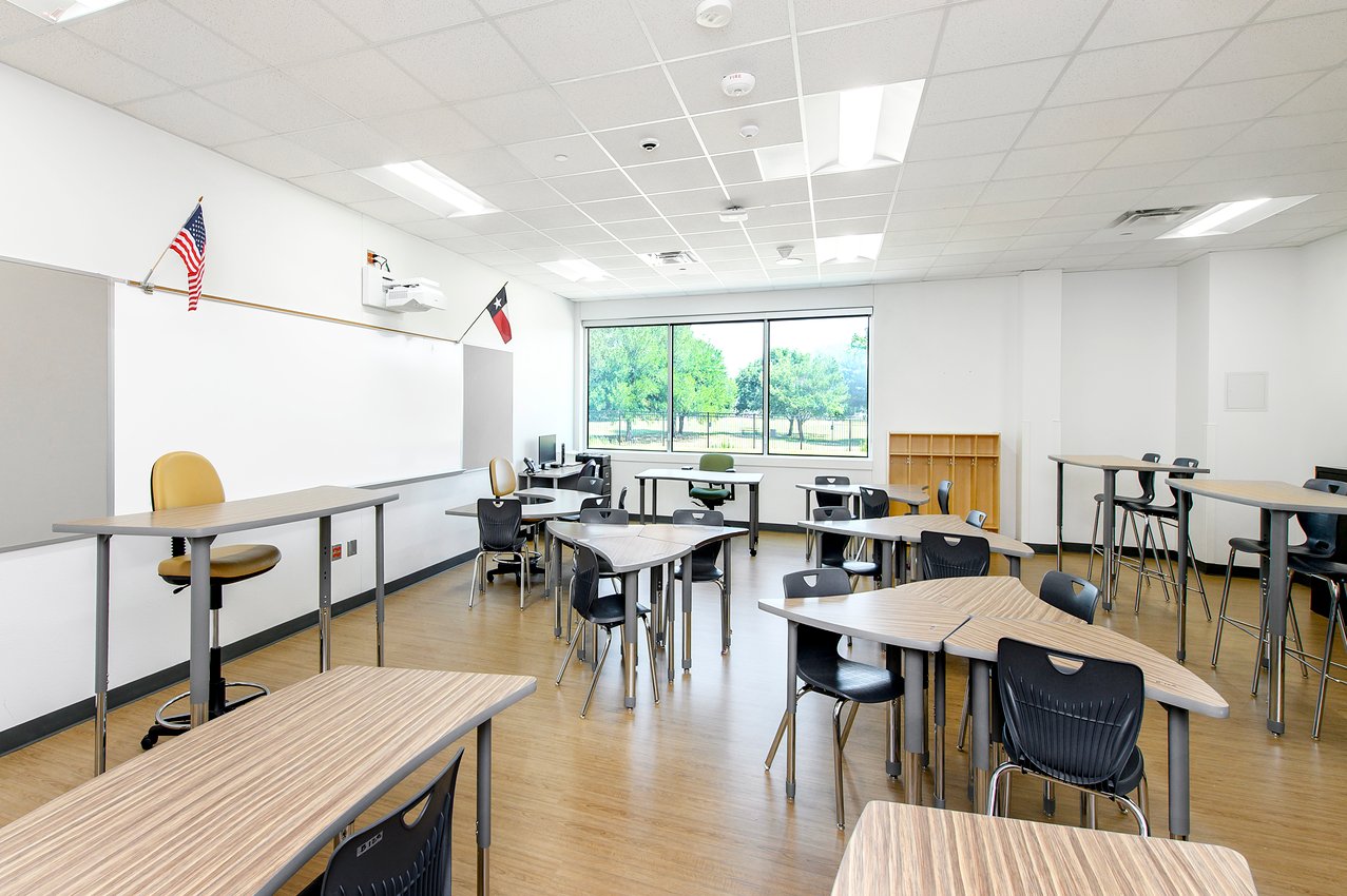 26-AISD Rodriguez Jr. High_room132