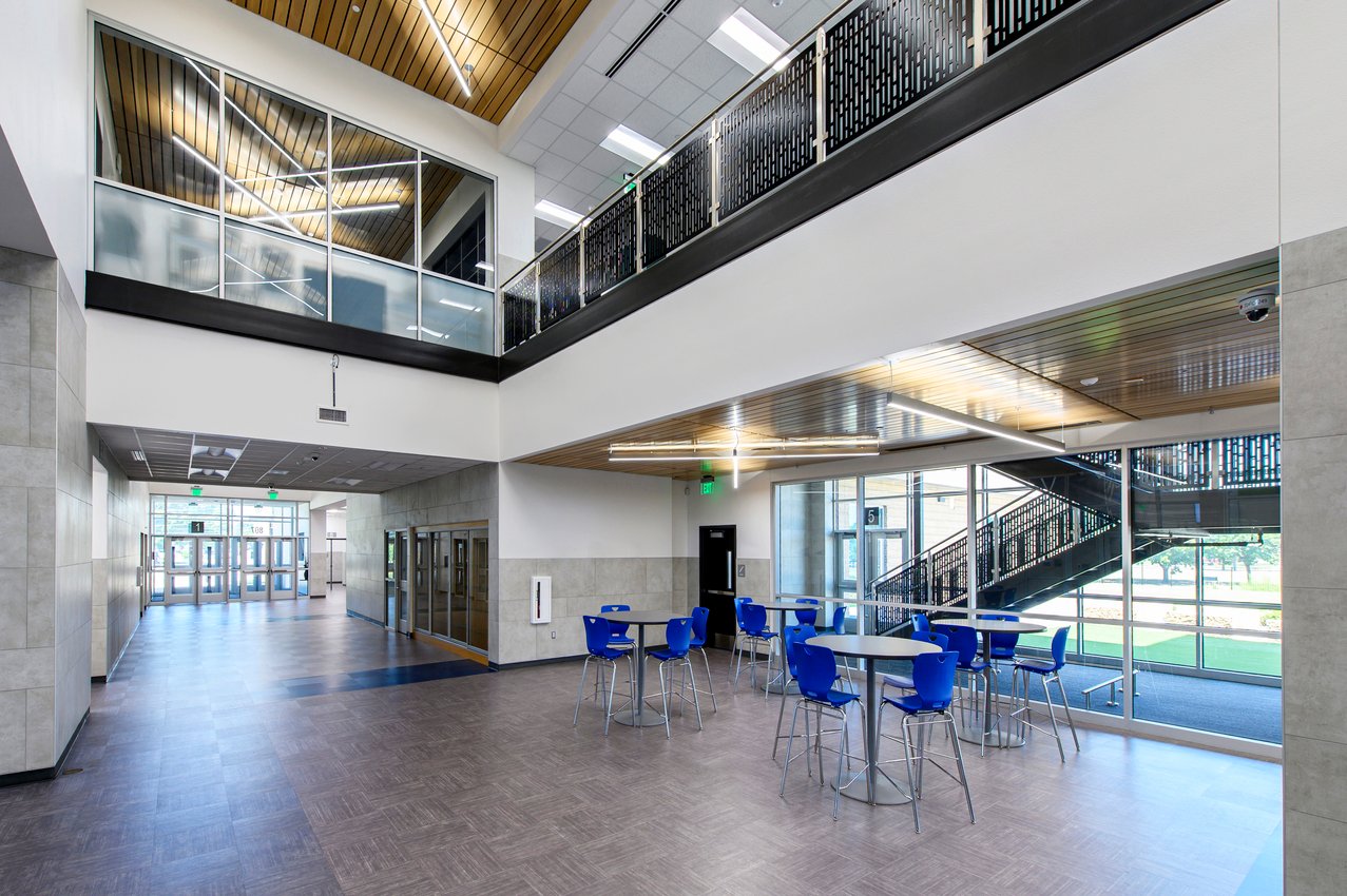 29-Arlington Rodriguez Jr. High_lounge3-E