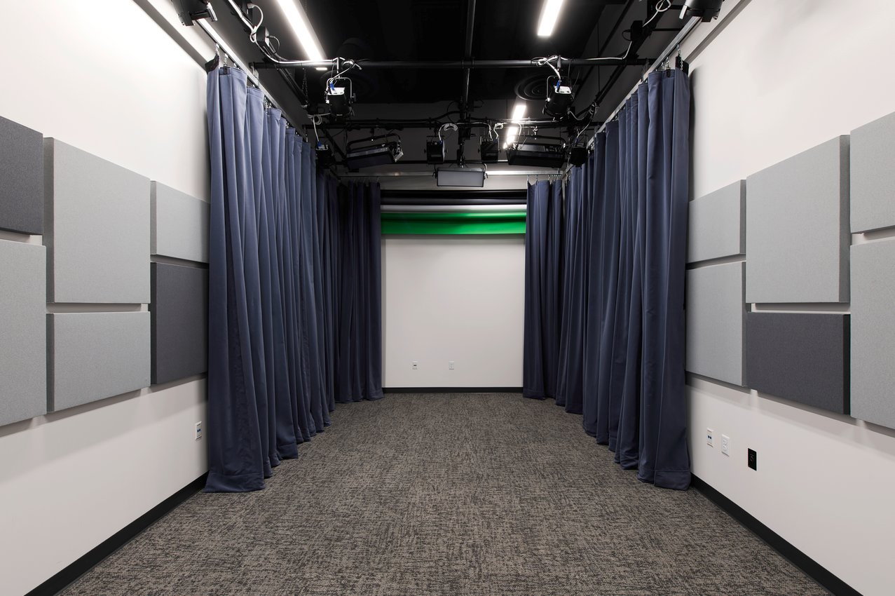 33-media_room2