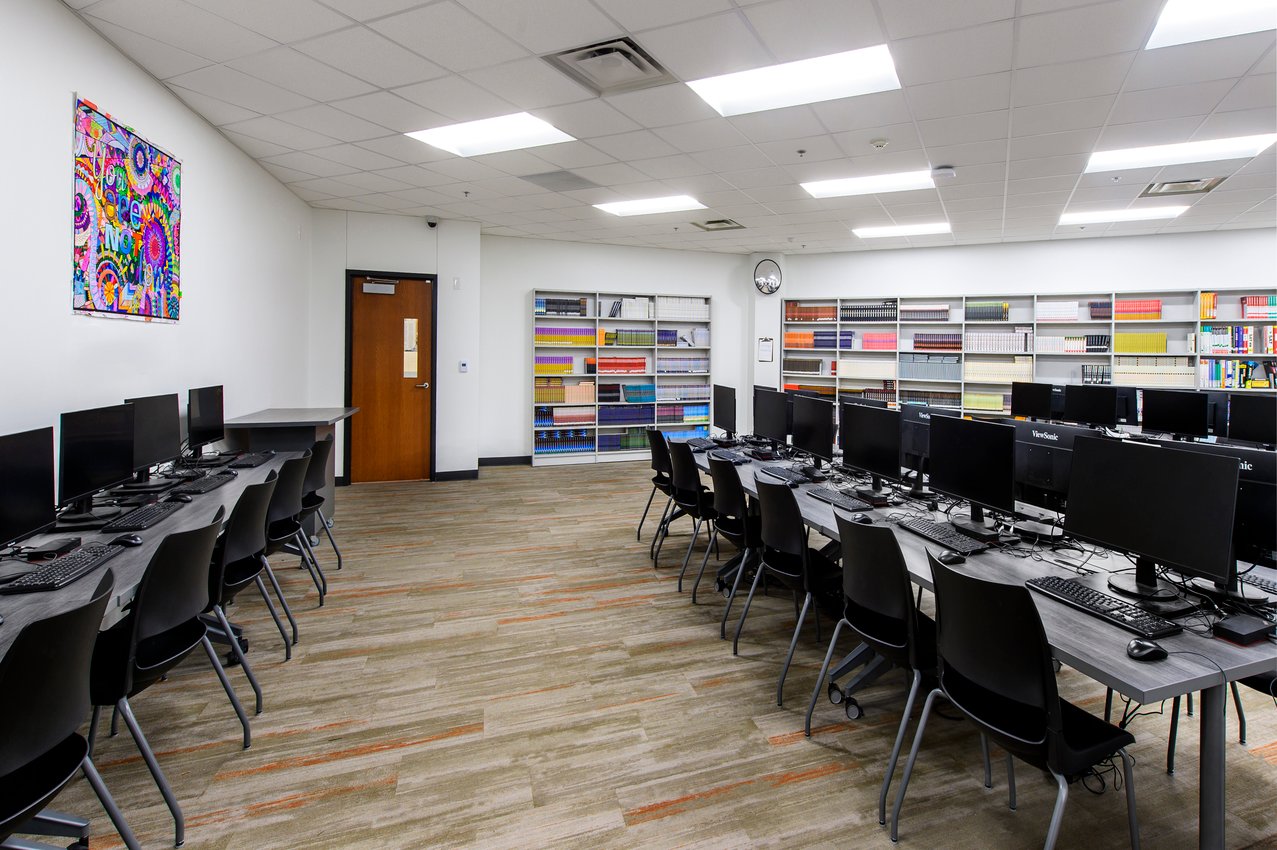 36-Birdville Haltom HS Library 9