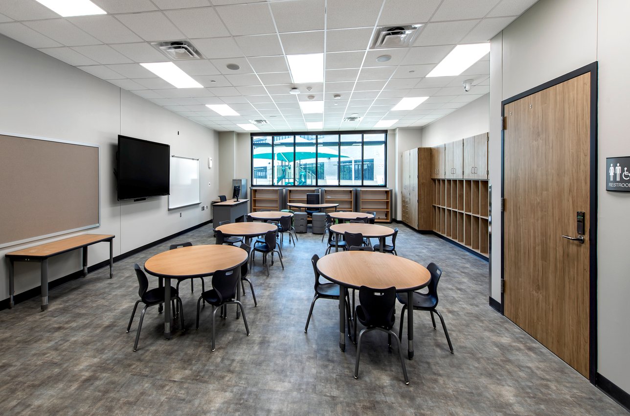40-A_down_classroom2