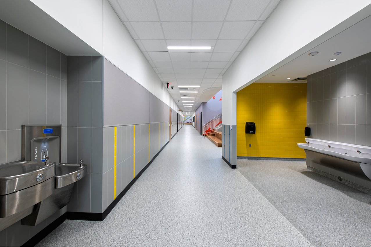 49-1st_floor_bath