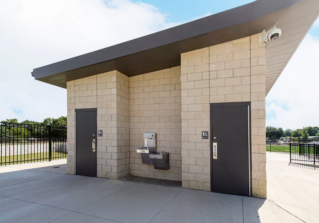 63-AISD Rodriguez Jr. High_bath