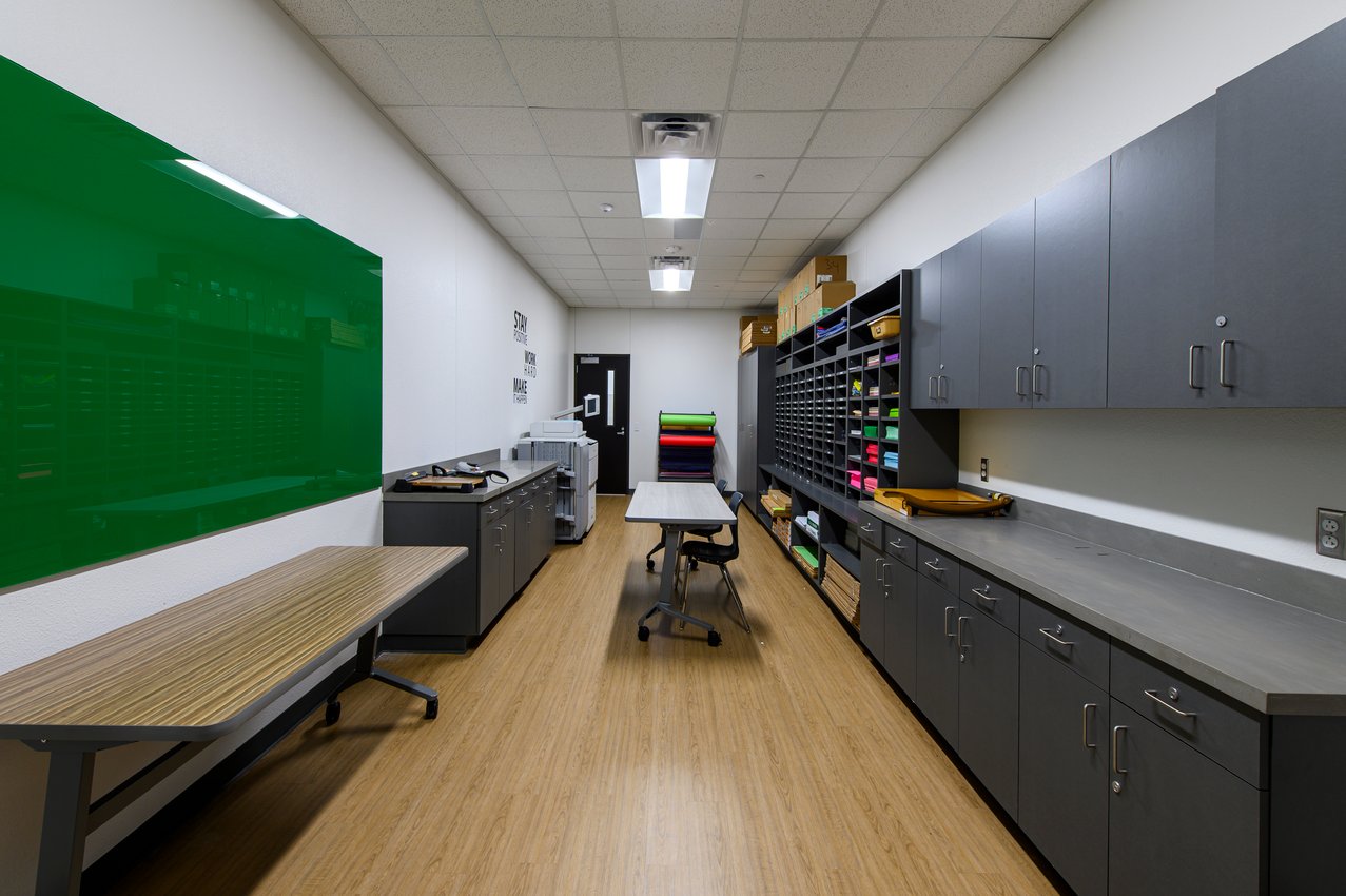 8-AISD Rodriguez Jr. High_workroom