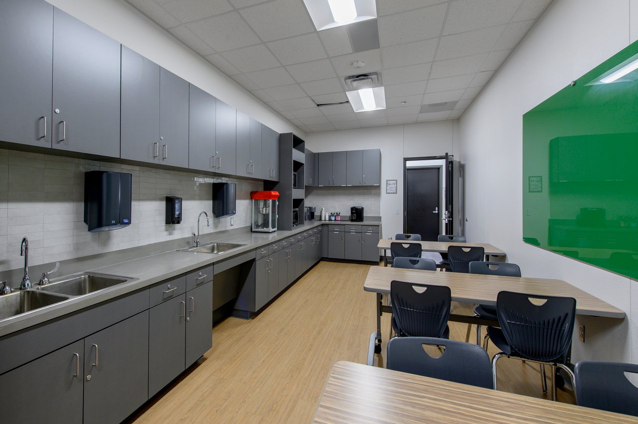 9-AISD Rodriguez Jr. High_breakroom2